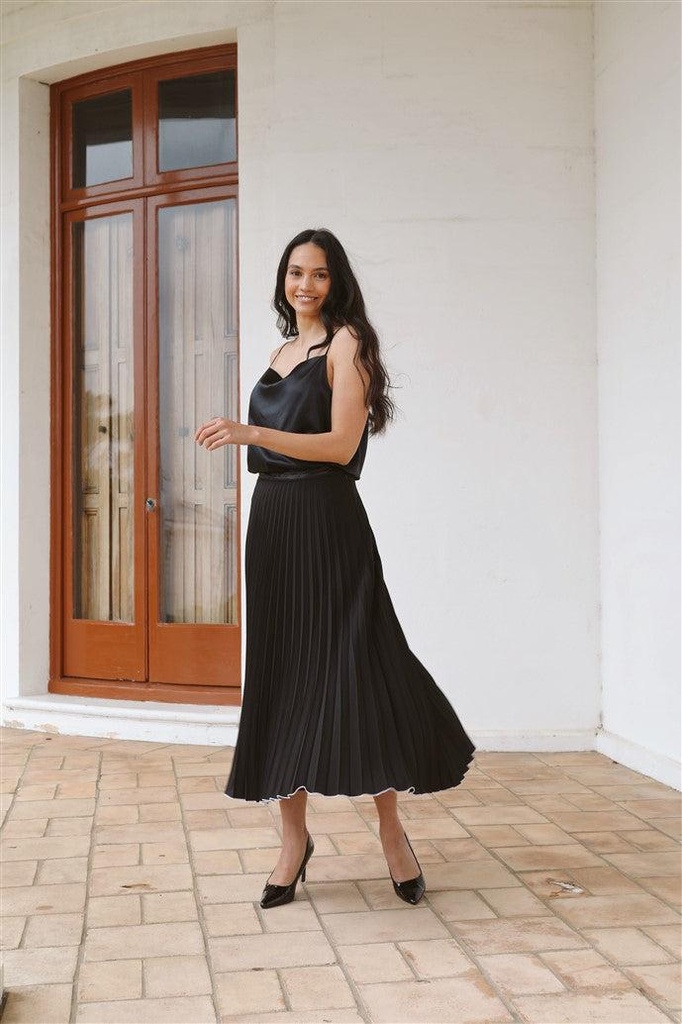 0024896_the-pleated-skirt_7cc946f3-285a-4eb6-b3e9-245c95d8d59a.jpg