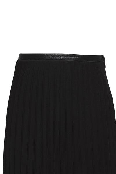 0024883_the-pleated-skirt_2ac7e5c4-853b-4c5d-97f0-e1f4292114e7.jpg